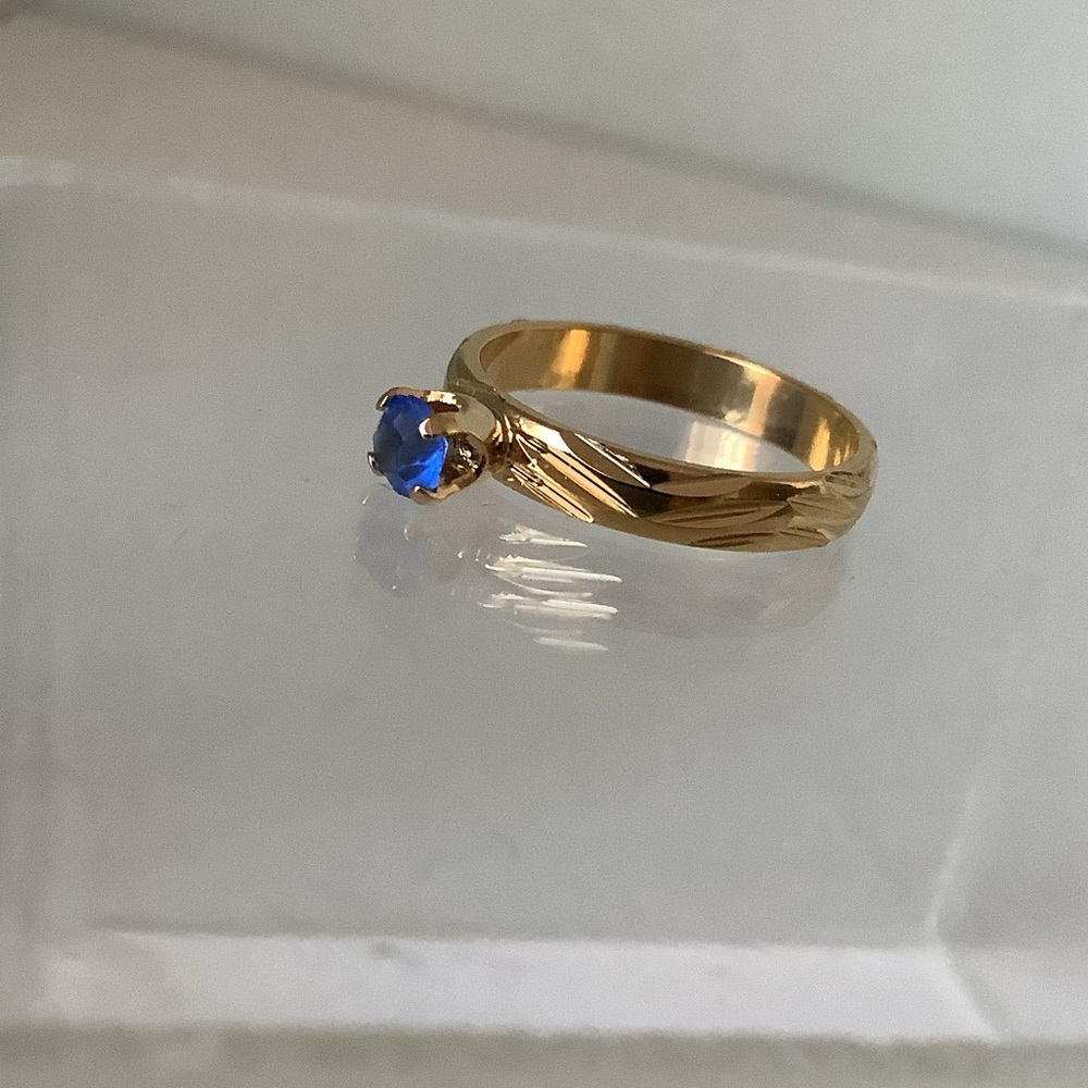 New vintage costume birthstone ring